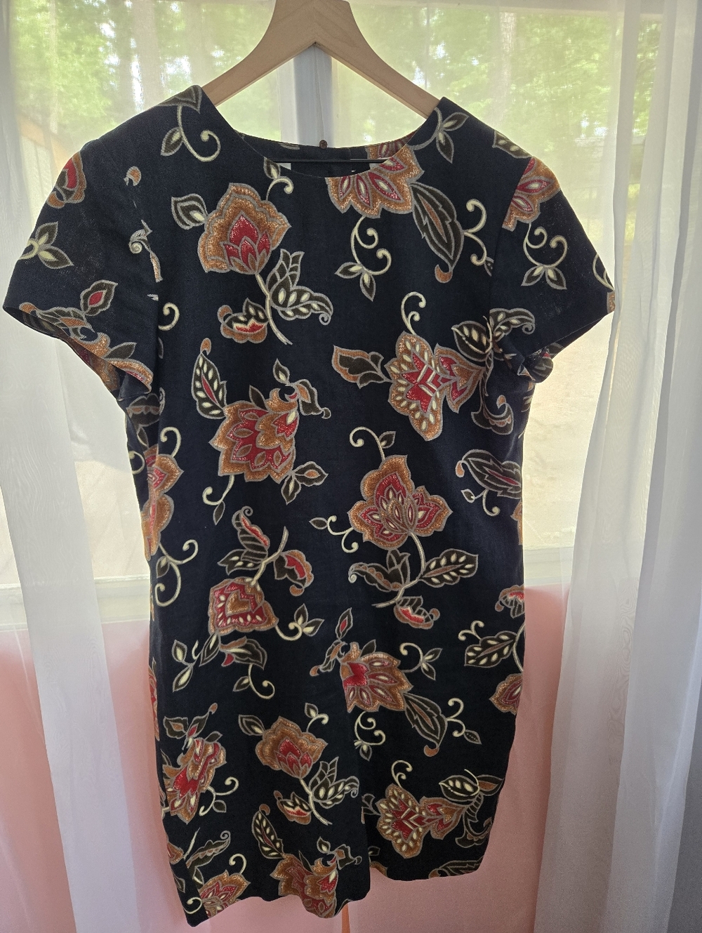 Vintage LIZ CLAIBORNE Black Floral Shift Dress with Red/Gold Accents.
